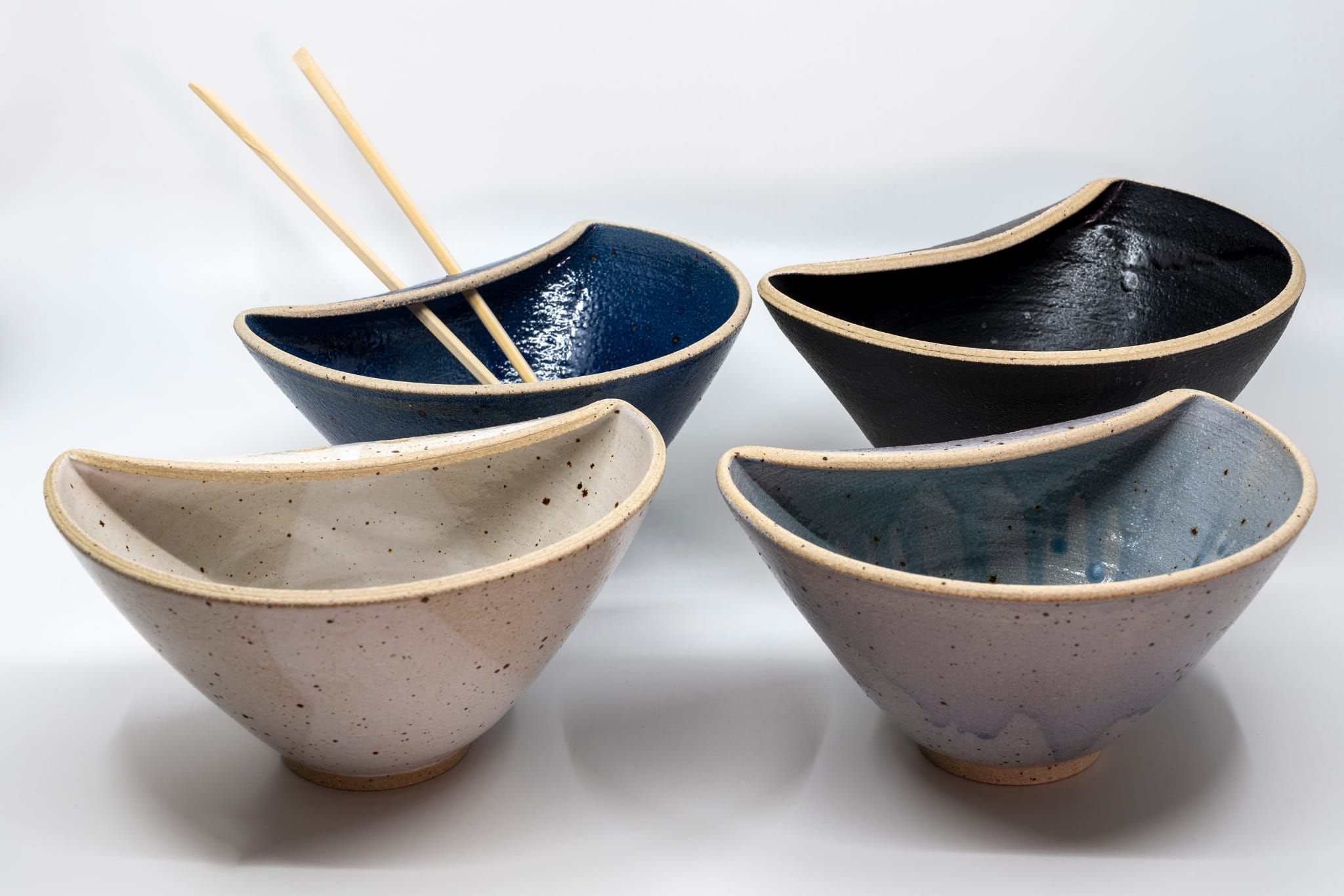 Reis Bowls mit Stäbchen