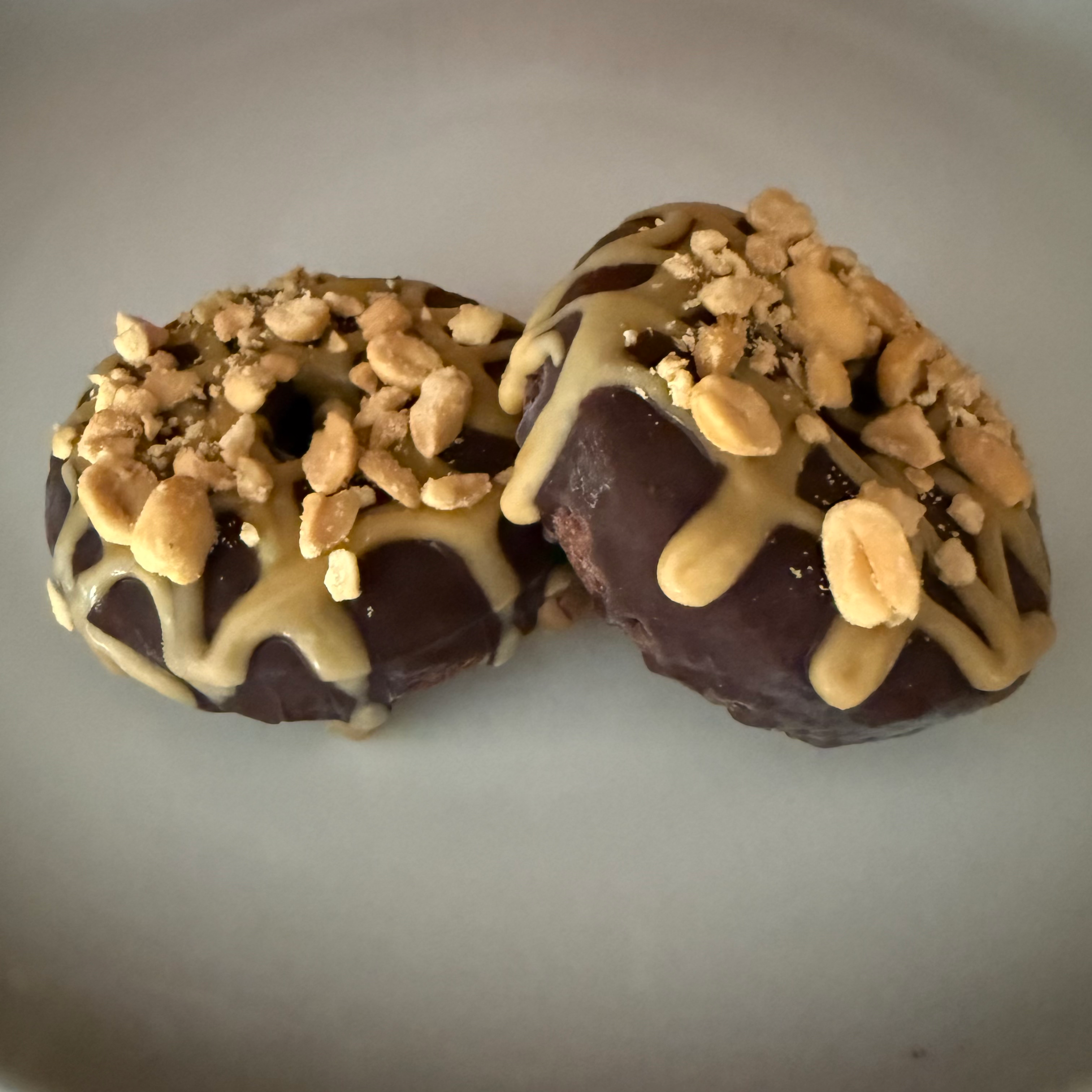 Snickers Donuts - 4 Pack 