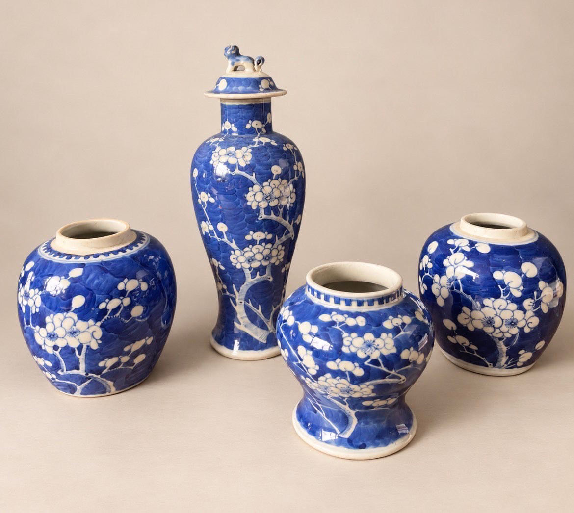 Four Chinese blue & white vases/jars,
