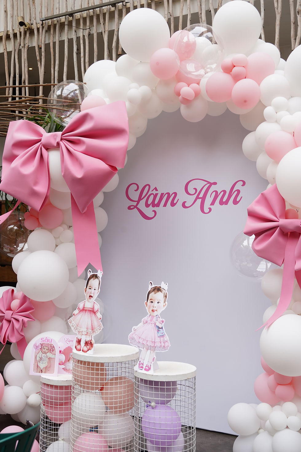Trang trí tiệc thôi nôi theo nhiều chủ đề đa dạng: công chúa, safari, pastel, fairytale,…