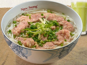 THƯỞNG THỨC PHỞ BÒ CHUẨN GỐC BẮC TẠI NGỌC SƯƠNG .