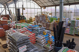 自社製造による安定した品質の赤玉土と用土