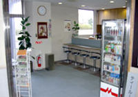 1F : 喫茶・売店