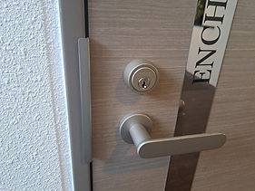 錠前の取替、シリンダーの取替作業