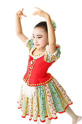 衣装を着て踊るバレリーナ