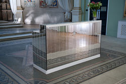 White mirrored bar (2m)