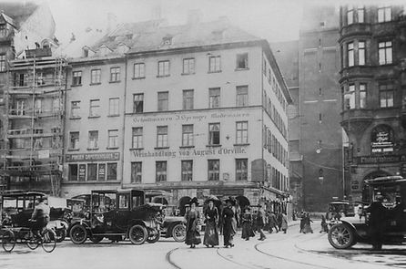 1910_SchleckergäÃchen_Marienplatz_DE-1