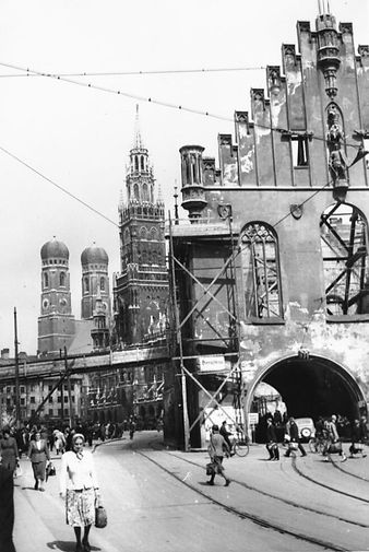 1947 Altes Rathaus Tal Marienplatz.jpg