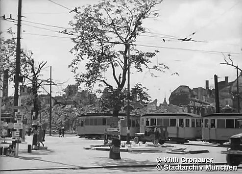Stachus Mai 1945 a.jpg