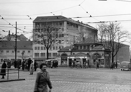 1954 Stationshaus Sendlingertorplatz.jpg