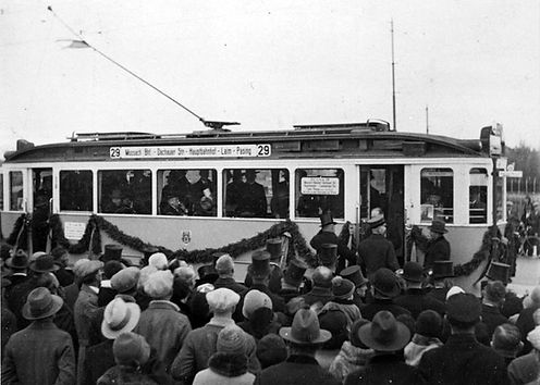 1930_Moosach_Trambahn_Eröffnung_DE-1992