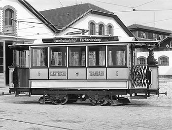 Zur Eröffnung der Tal-Linie der Pferdebahn am 16. Juni 1888 haben sich Honoratioren und Publikum am Isartorplatz versammelt. Archiv FMTM e.V. münchen tram trambahn