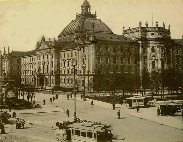 1895 Justizpalaste Stachus.jpg