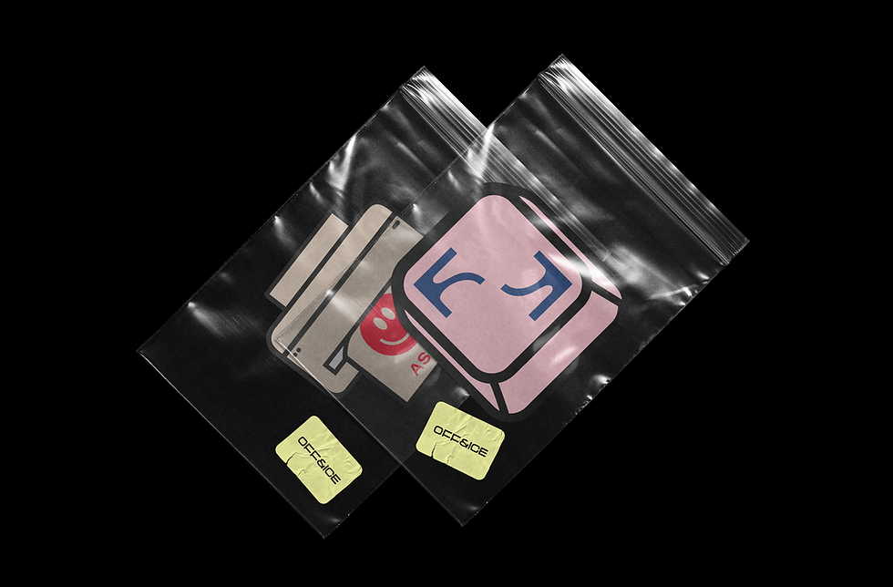 03_Sticker-with-zip-bag_By-Mocku