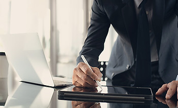 Read the article "Altman Weil 2018 Law Firms in Transition – Summary"