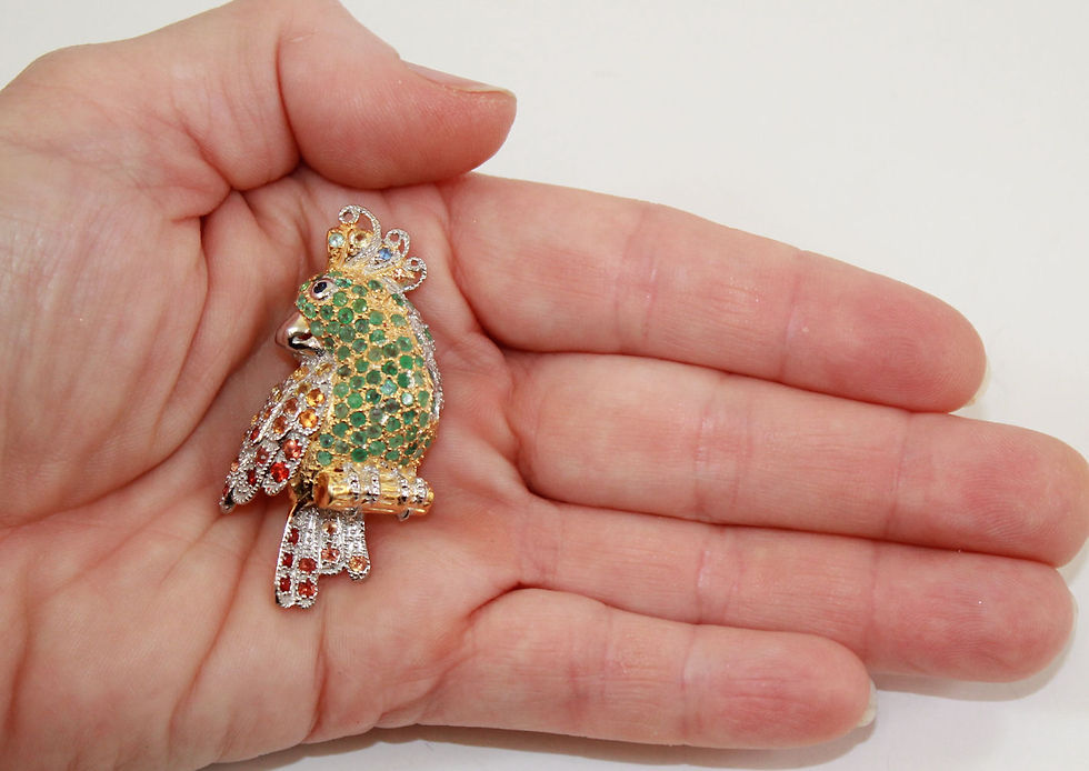 Thumbnail: Parrot brooch with emeralds and sapphires in gold-plated silver