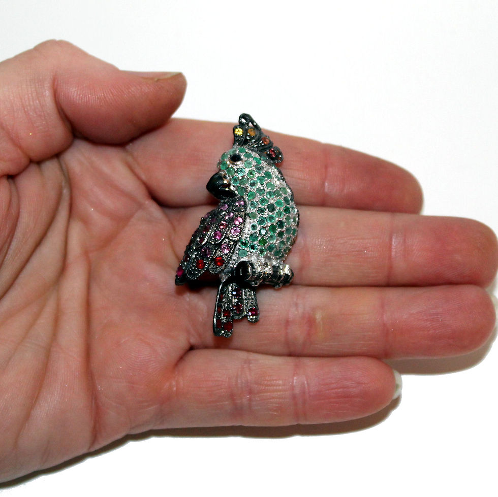 Miniatura: Spilla pappagallo con smeraldo e zaffiro in argento 925 rutenato