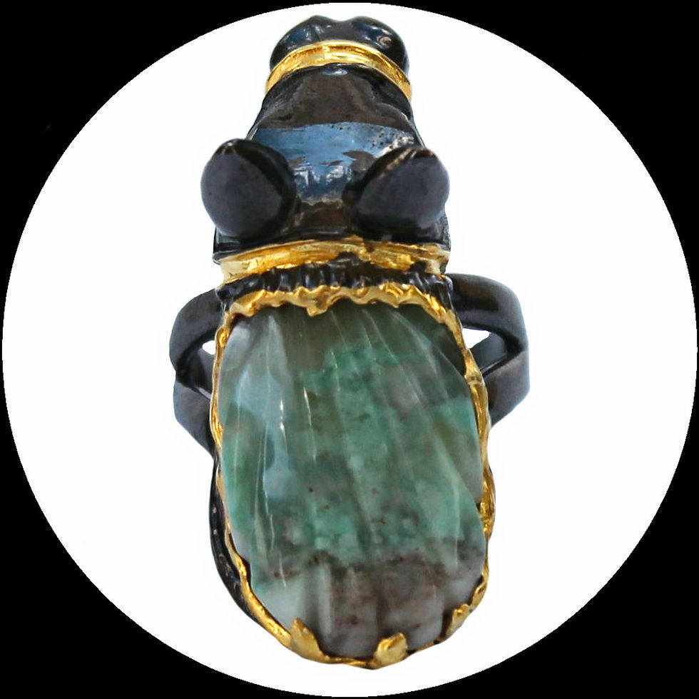 Thumbnail: Ring with mule and emerald in blackened 925 Sterling silver size 17.75