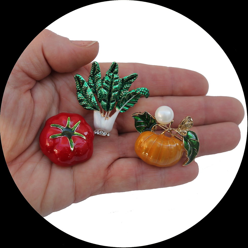 Miniatura: Spilla smaltata Bietola in metallo dorato con cristalli bianchi