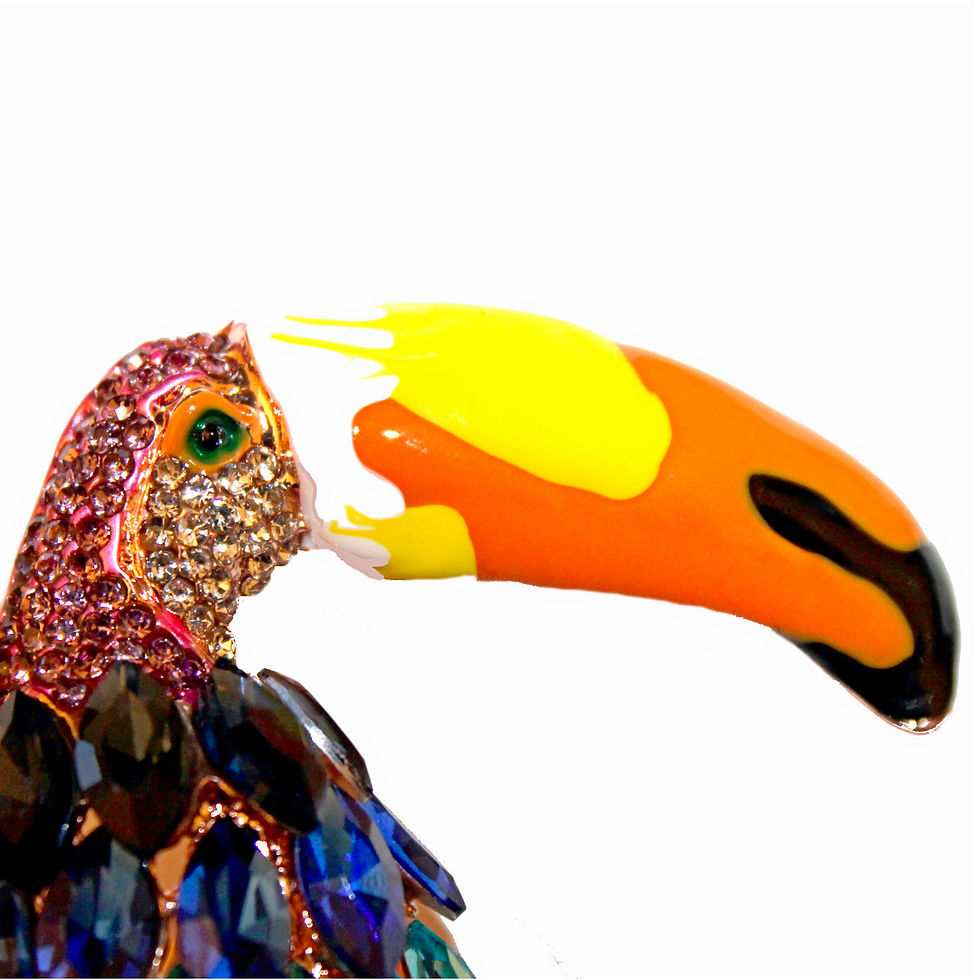 Miniature : Grande broche en forme de toucan avec des cristaux de verre colorés, en métal doré
