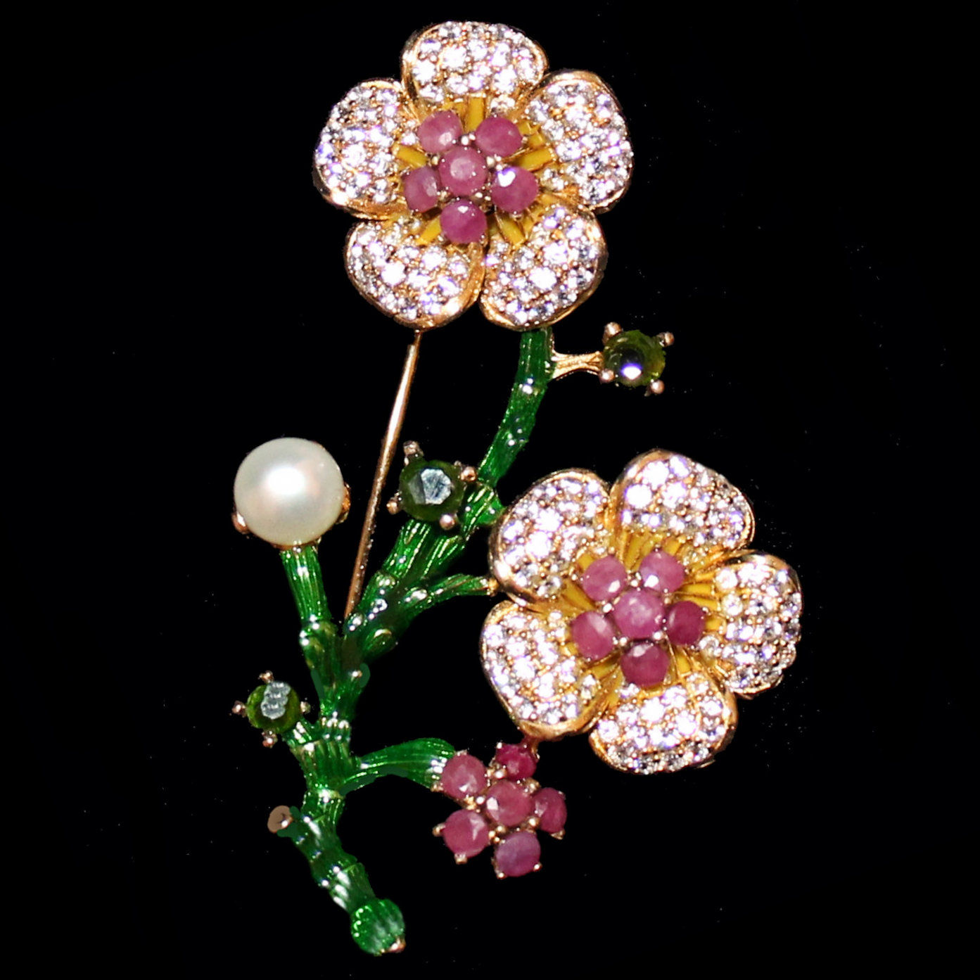 Flower brooch with ruby, pearl and chrome diopside in gold-plated silver