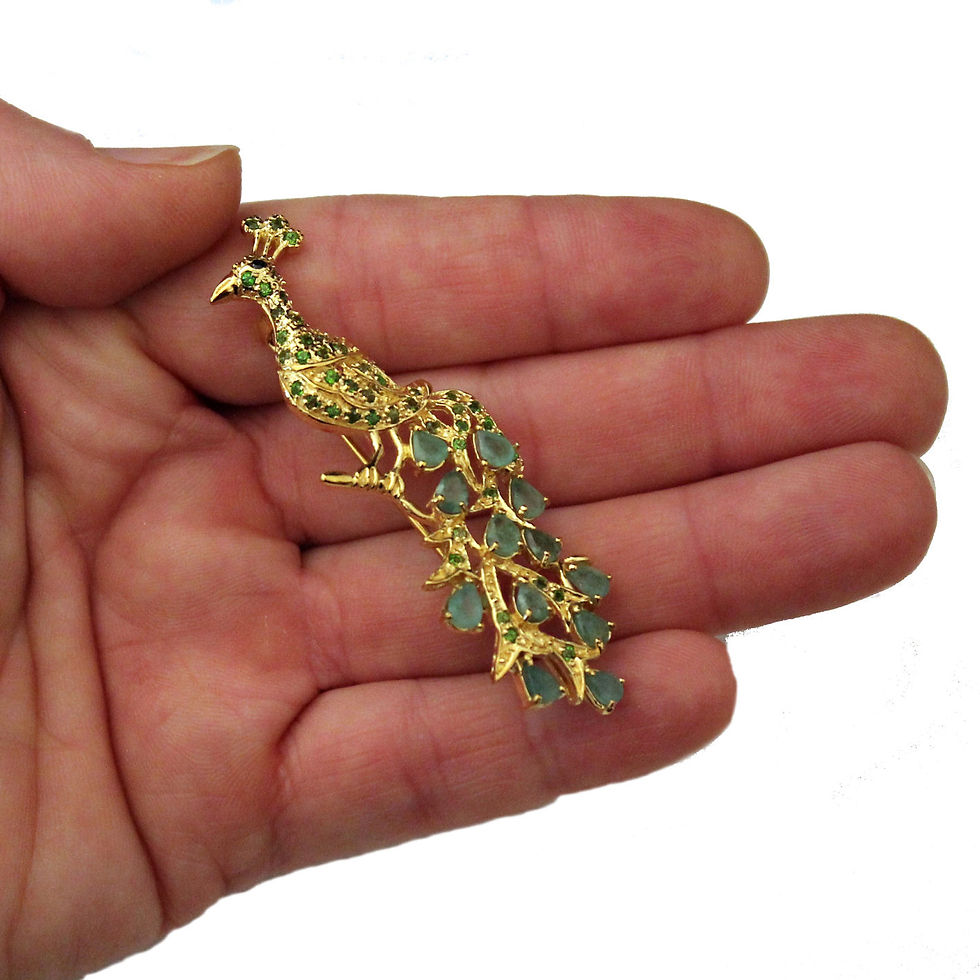 Miniaturbild: Brosche Pfau mit Smaragd und Tsavorit aus vergoldetem 925er Sterlingsilber