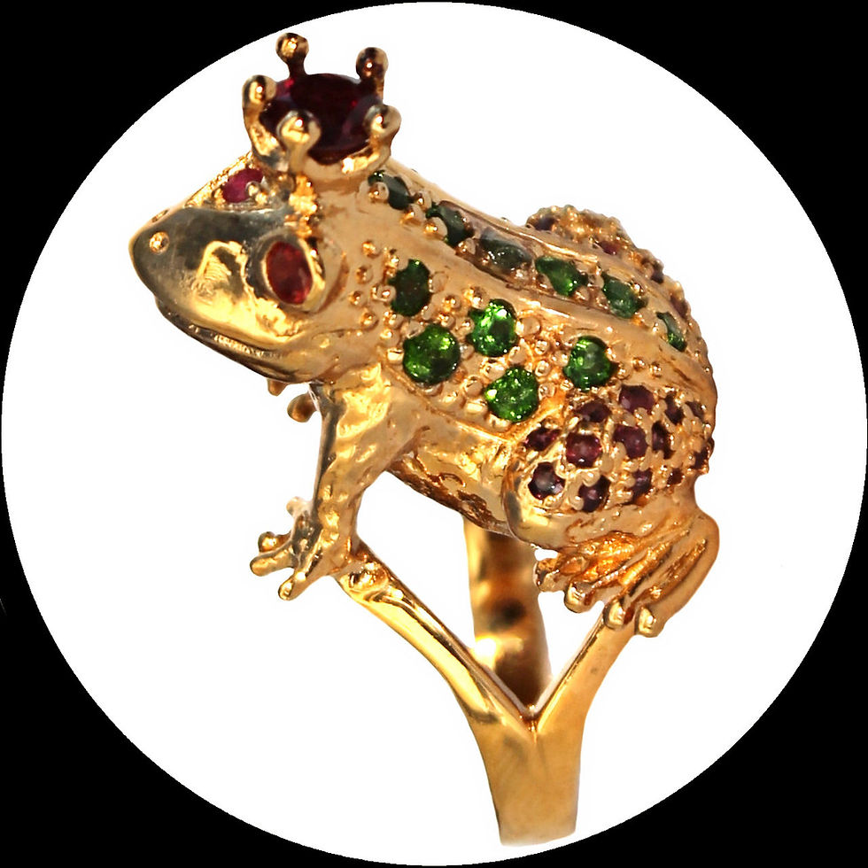 Thumbnail: Frog king ring with tsavorite and ruby in gold-plated silver, size 17