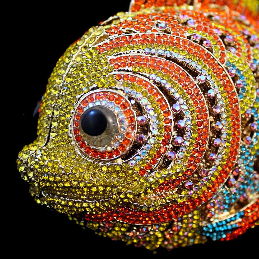 Miniature : Sac à main ou pochette Poisson Rouge avec pavé de cristal coloré