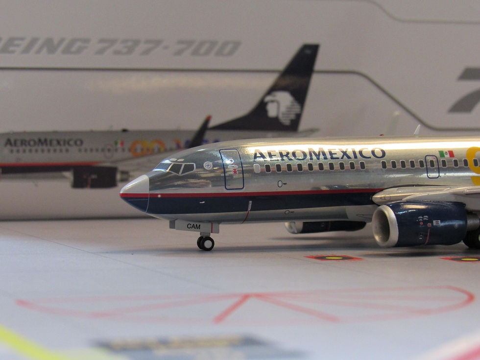 Miniatura: Jc Wings 200 Boeing  737-700 Aeromexico