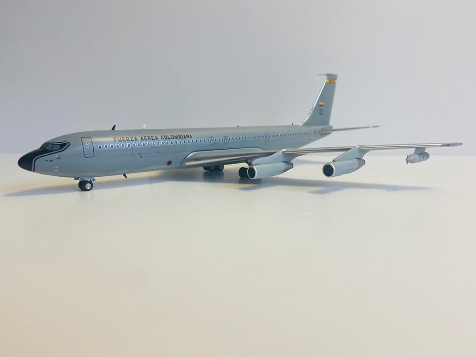 Thumbnail: Inflight Boeing 707-300  FuerzaAerea Colombiana
