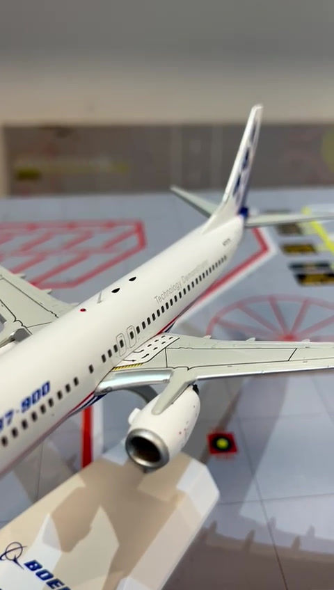 Miniatura: Jc Wings - 200 Boeing B737-900 N737X
