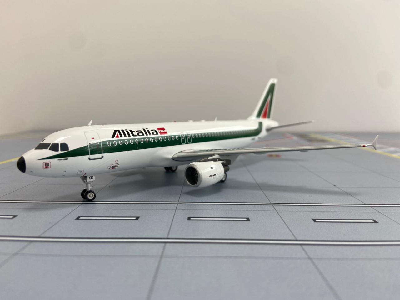 Inflight 200 Airbus A -320 Alitalia