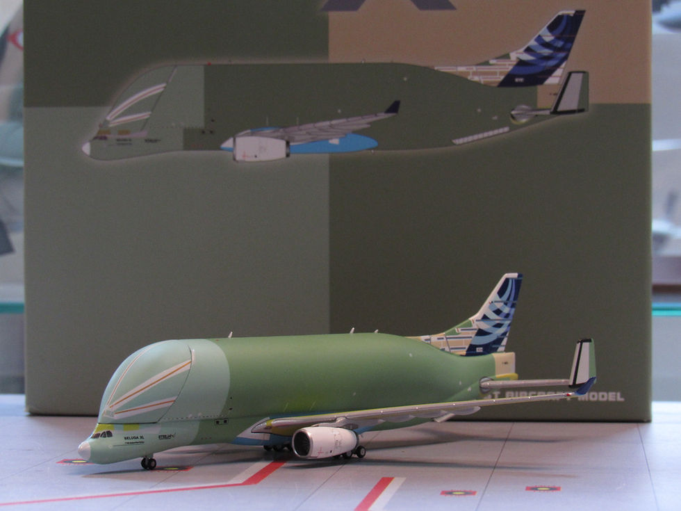 Miniatura: Jc-wings-400 Airbus Transport International A330-700L F-WBXL "Bare Metal"