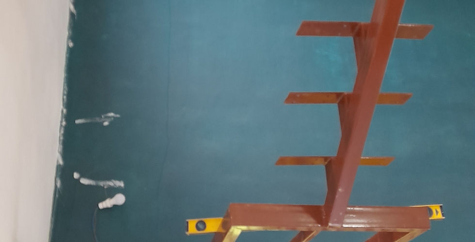 Escalier à moitié installé