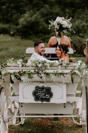 Read This Before You DIY Your Wedding Flowers