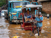 இந்தியாவின் கௌஹாத்தியில் தொடர் மழை