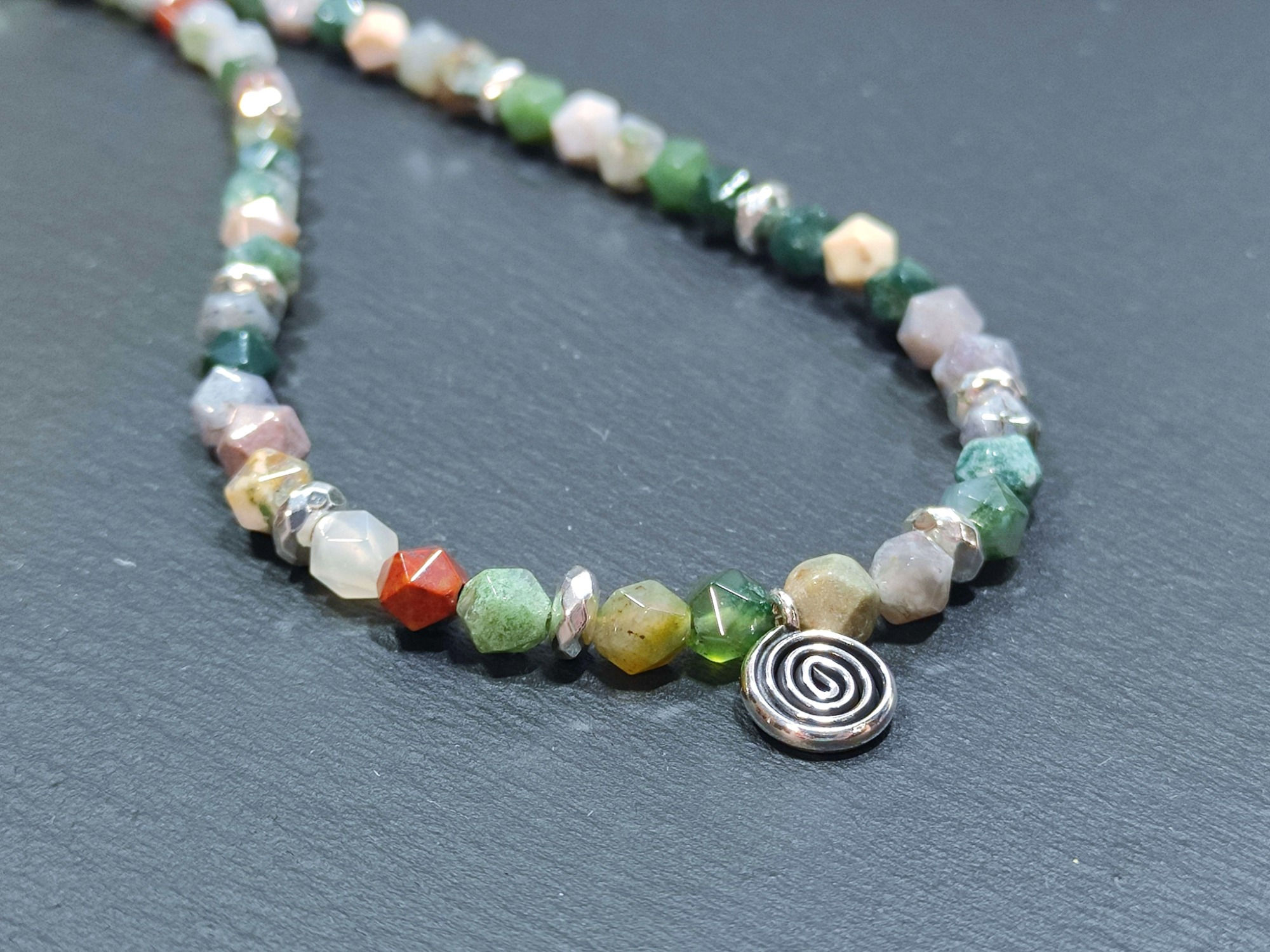 Indischer Achat Halskette, Edelsteinkette mit Silberspirale, SCHUTZ & REGENERATION
