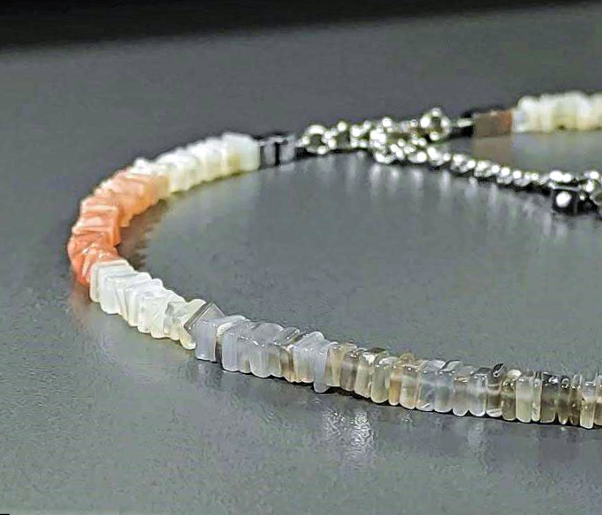 Handgefertigte Multi Mondstein Halskette weiß grau pfirsich Edelsteinkette Edelsteincollier Heilstein Geschenk Frau Mutter