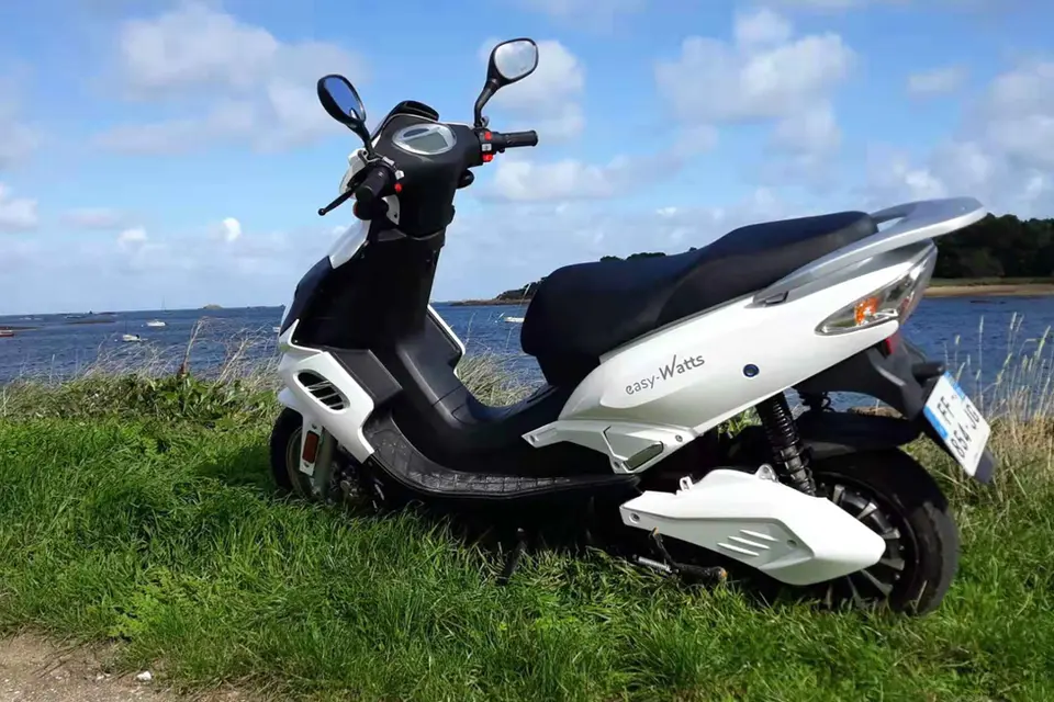 Scooters électriques Easy-watts Parentis en born