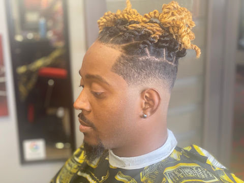 TaylorMade Phades focuses on precision haircuts, smooth fades, tapers, shape ups and more.