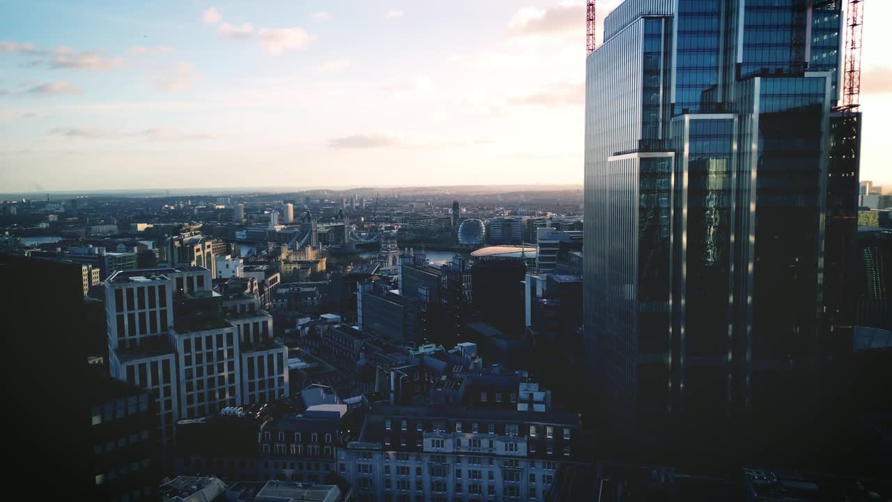 London skyline — Servis security, cleaning and workplace services