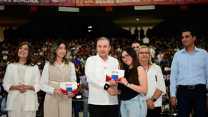 Gobernador Durazo cumple al beneficiar a más de 10 mil universitarios con becas académicas