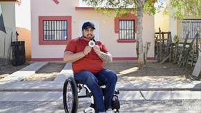 Gobernador Durazo entrega vivienda adaptada a medallista paralímpico Edgar Fuentes en reconocimiento a su talento