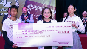 Reconoce Ayuntamiento de Guaymas a los alumnos de excelencia académica