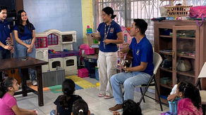 Estudiantes normalistas apoyan a niñas de casa hogar con servicio comunitario