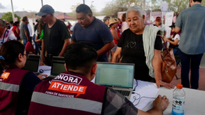 Gobernador Durazo acerca trámites y servicios gratuitos de la feria “Sonora Atiende” a familias de la colonia Solidaridad