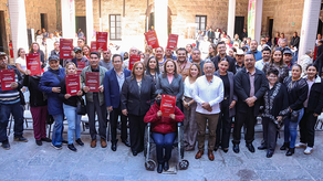 Entrega Ayuntamiento de Guaymas títulos de propiedad a 102 familias