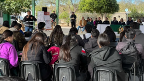 Acerca Gobierno de Sonora programas para prevenir violencia familiar y de género a jóvenes de Mazatán