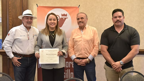 Comparte Astarté Corro obras de 2025 con Grupo Madrugadores en Hermosillo