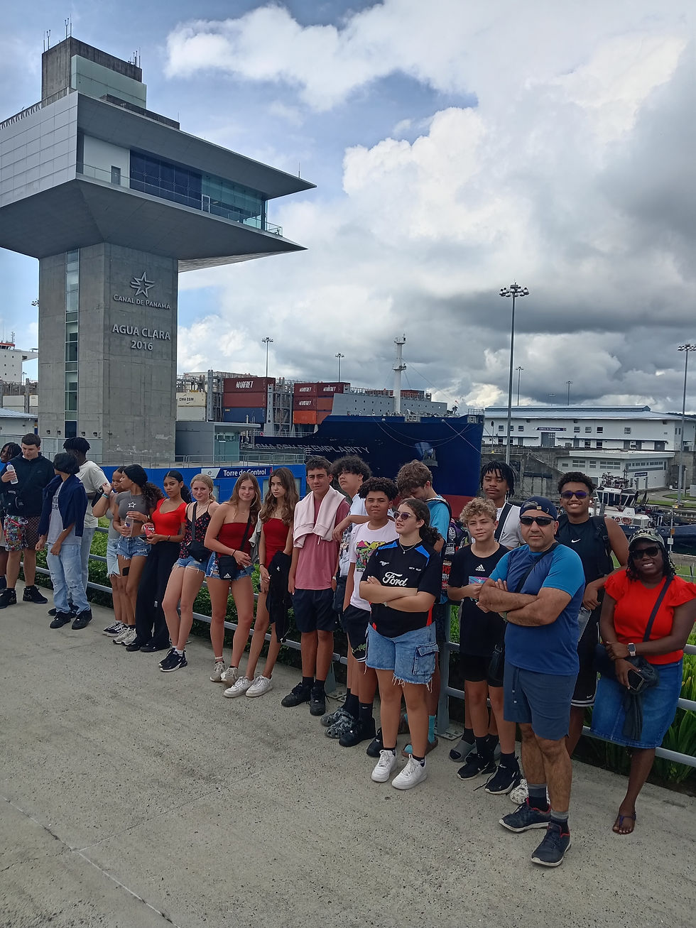 Large group image 1 .jpg